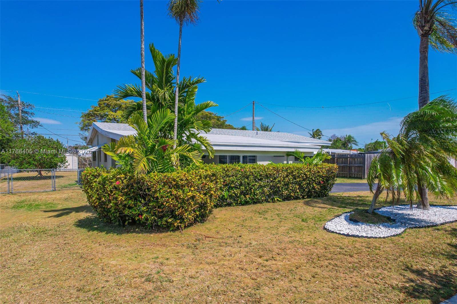 Cutler Bay, FL 33189,10045 SW 212th St
