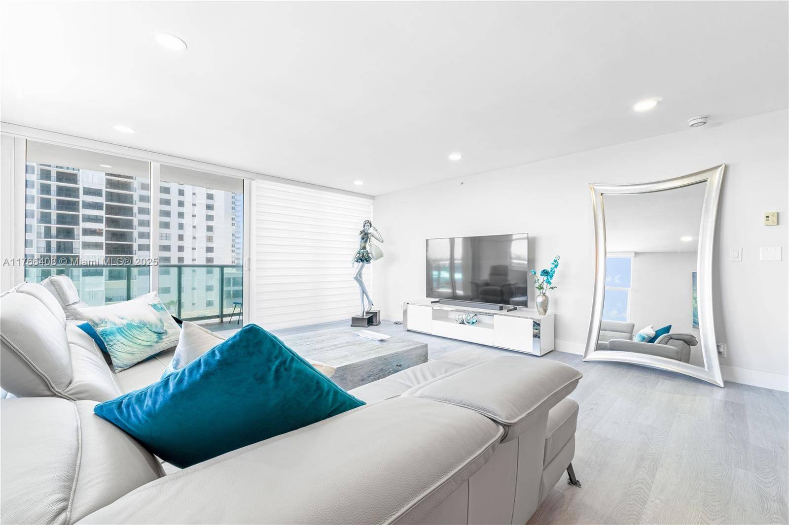 Hollywood, FL 33019,2501 S Ocean Dr #536