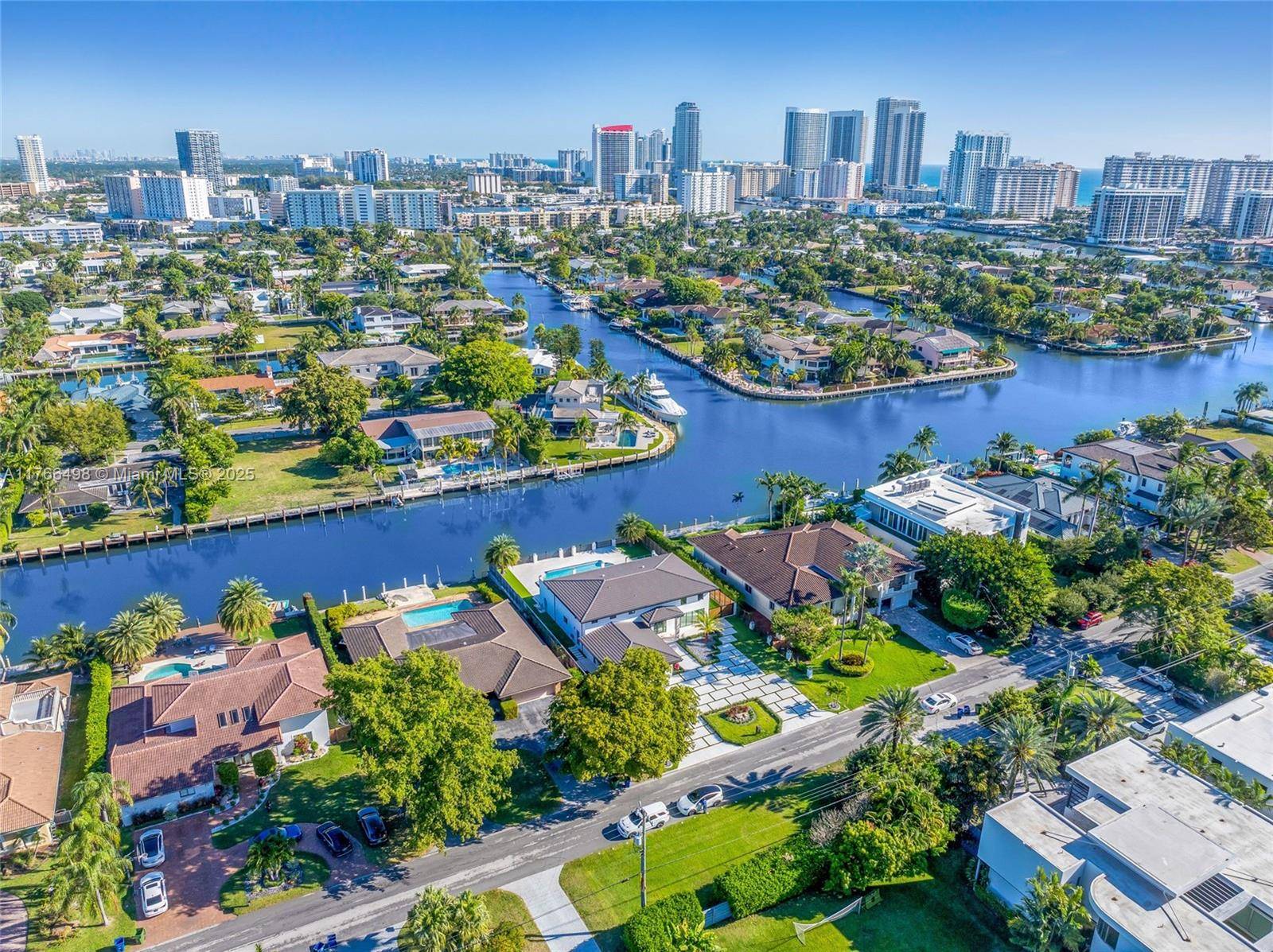 Hallandale Beach, FL 33009,406 Holiday Dr