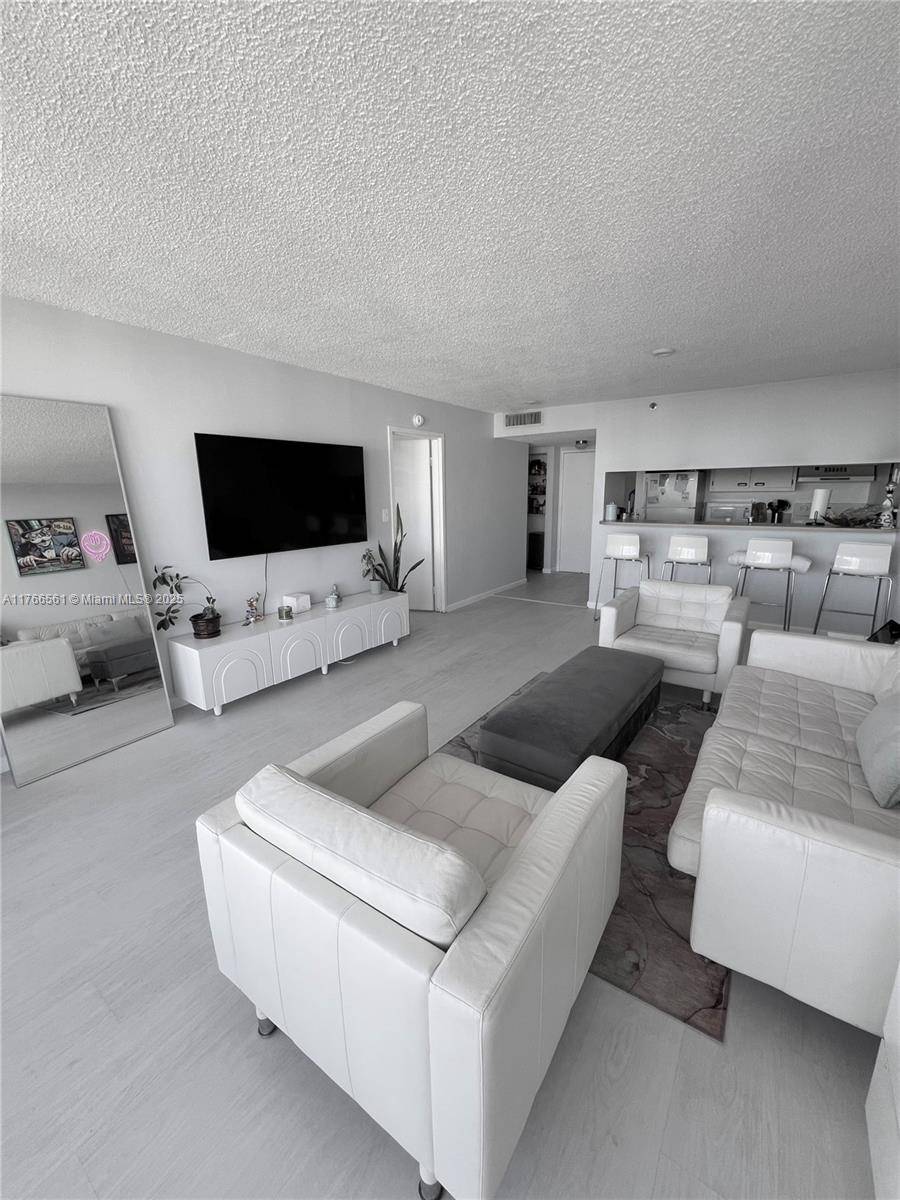 North Bay Village, FL 33141,7601 E Treasure Dr #2412