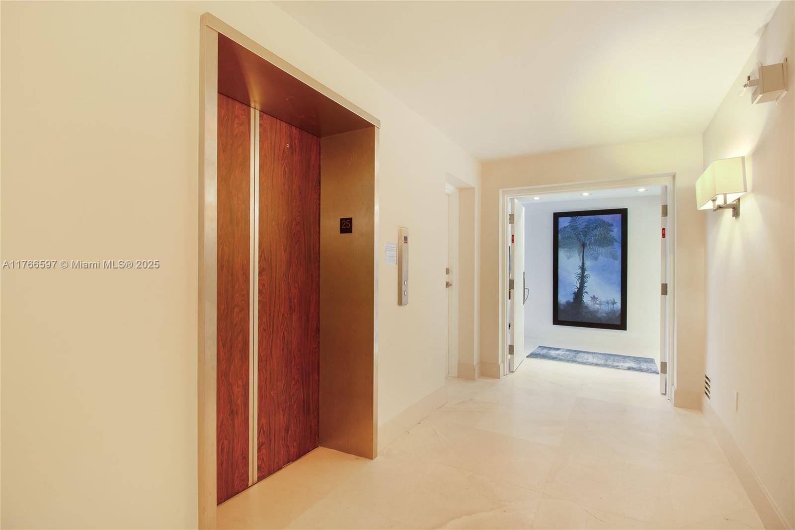 Key Biscayne, FL 33149,881 Ocean Dr #25E