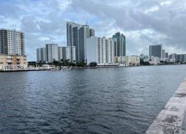 Hallandale Beach, FL 33009,1000 Parkview Dr #304