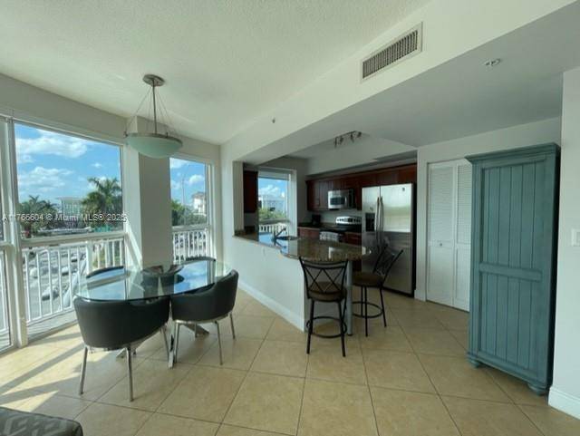 Miami, FL 33156,7270 SW 88th St #B203