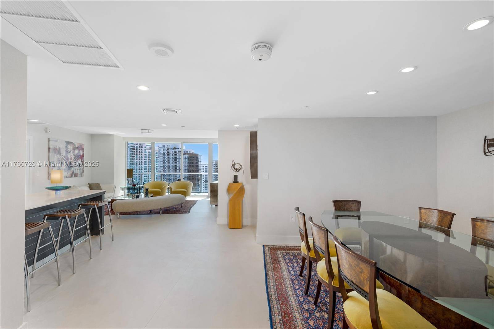 Miami, FL 33131,200 Biscayne Boulevard Way #3207