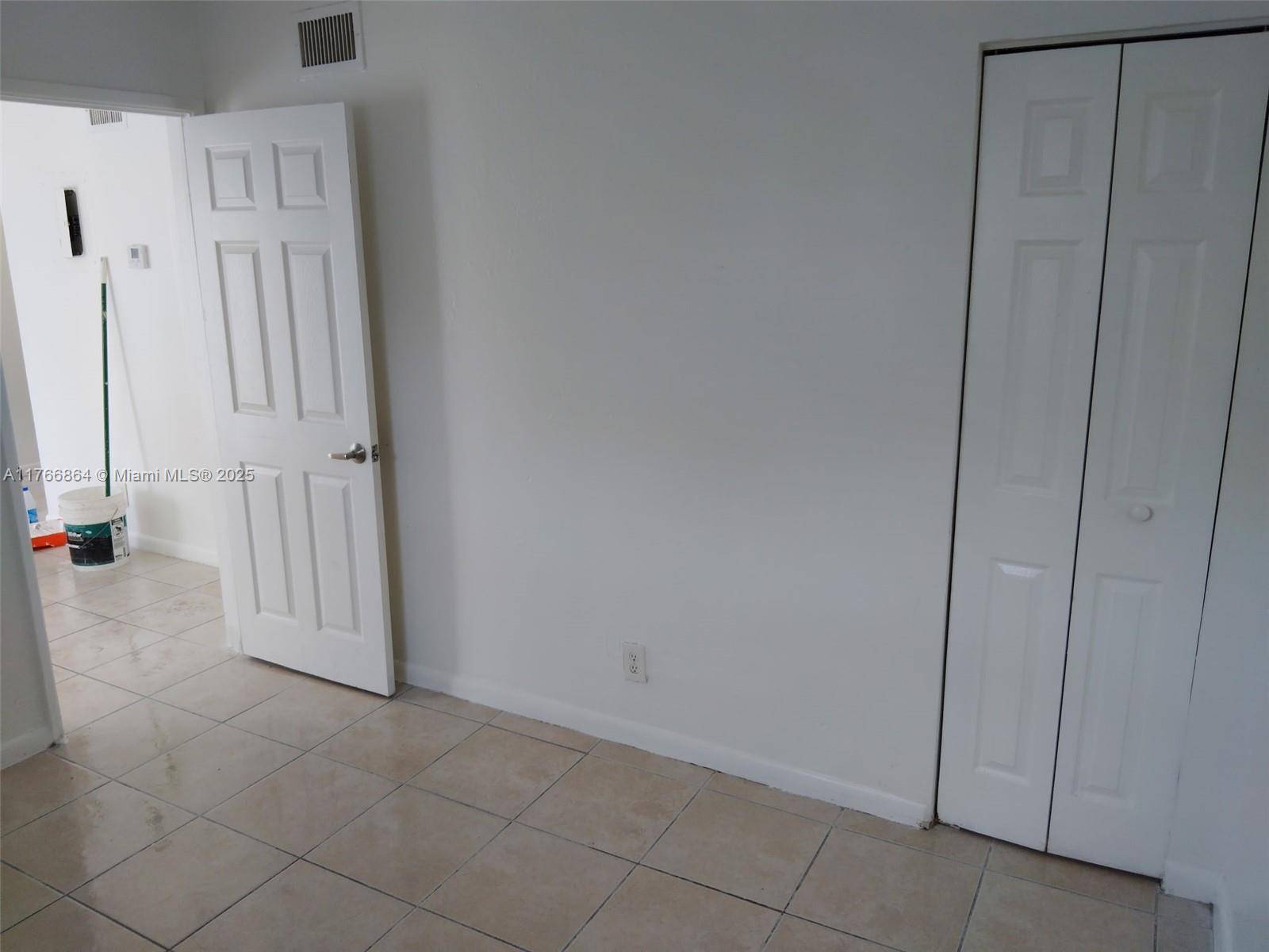 Fort Lauderdale, FL 33311,519 NW 8th Ave #4