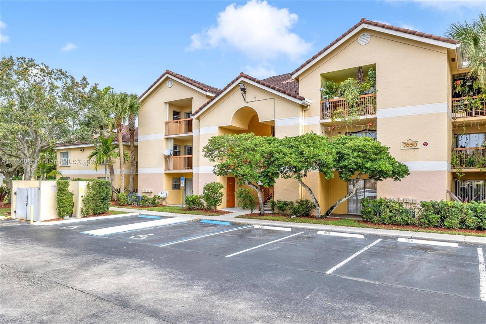 Tamarac, FL 33321,7650 Westwood Dr #531
