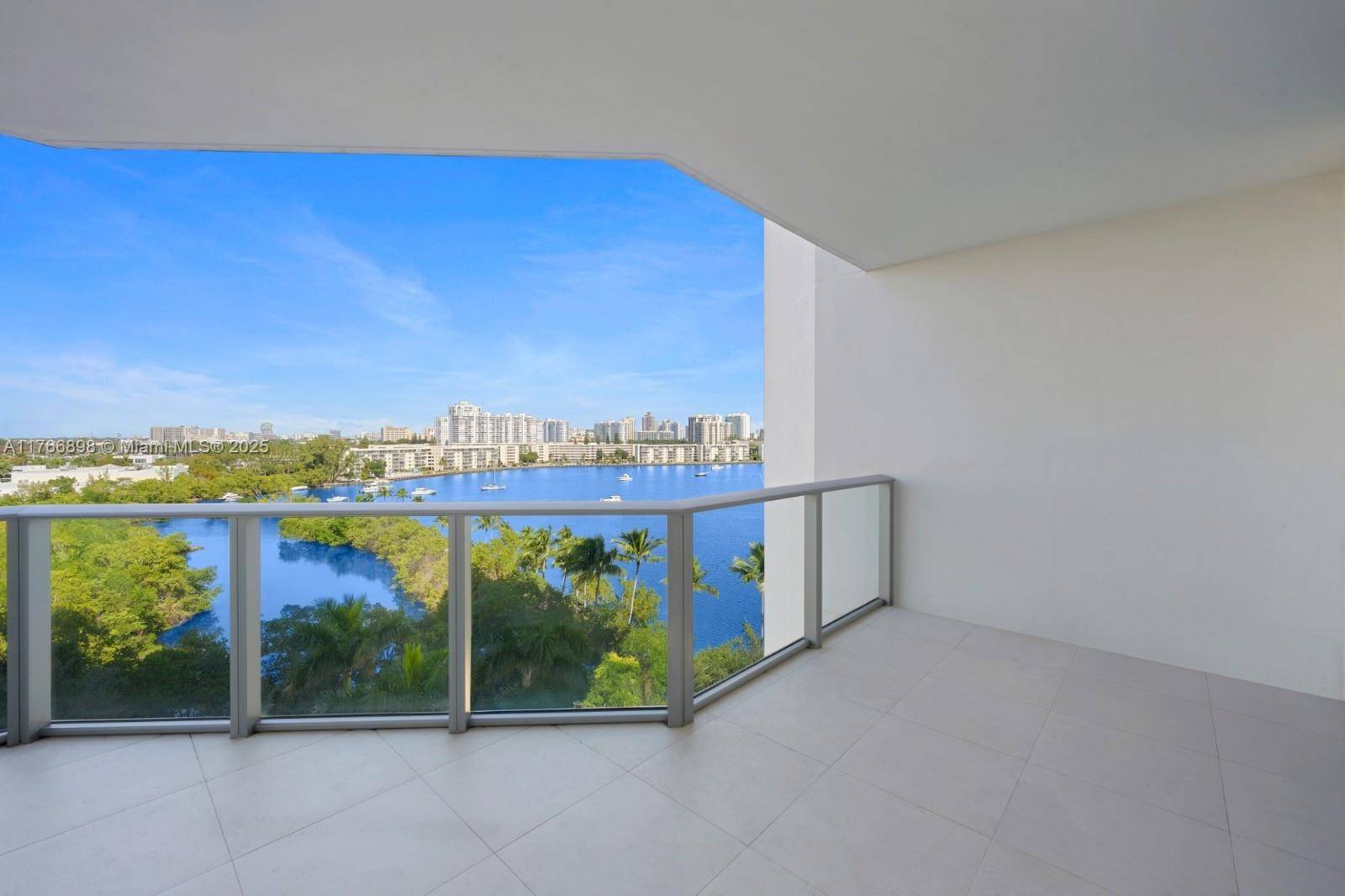 North Miami Beach, FL 33160,17301 Biscayne Blvd #808