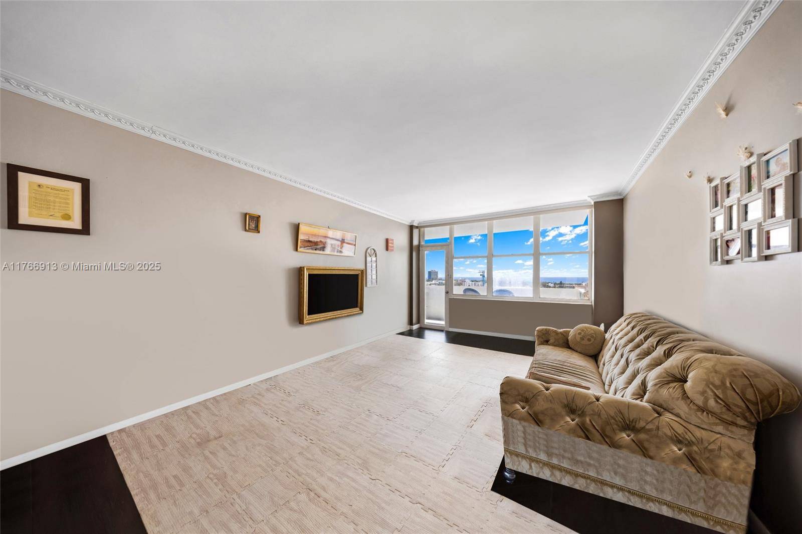 Miami Beach, FL 33141,7441 Wayne Ave #11F