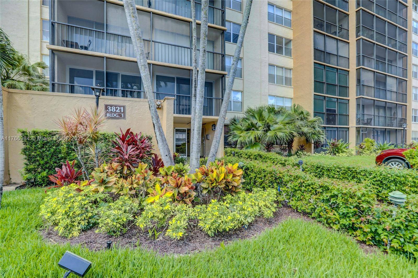 Lauderhill, FL 33319,3821 Environ Blvd #406