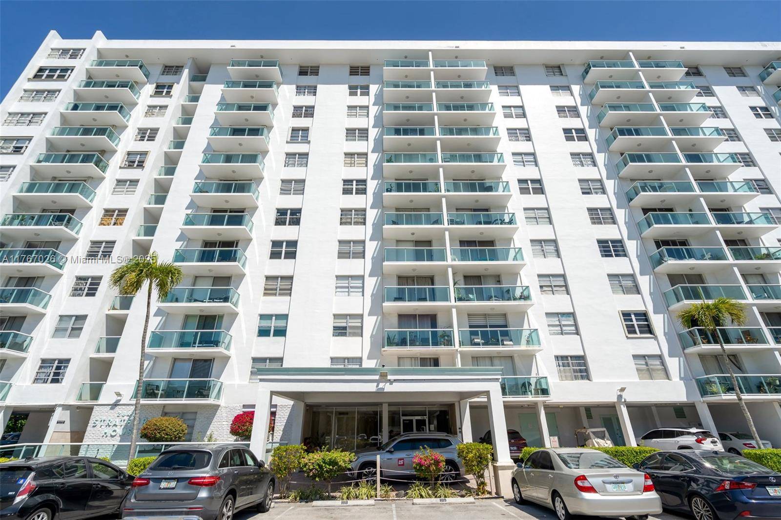 North Miami Beach, FL 33160,2841 NE 163rd St #805