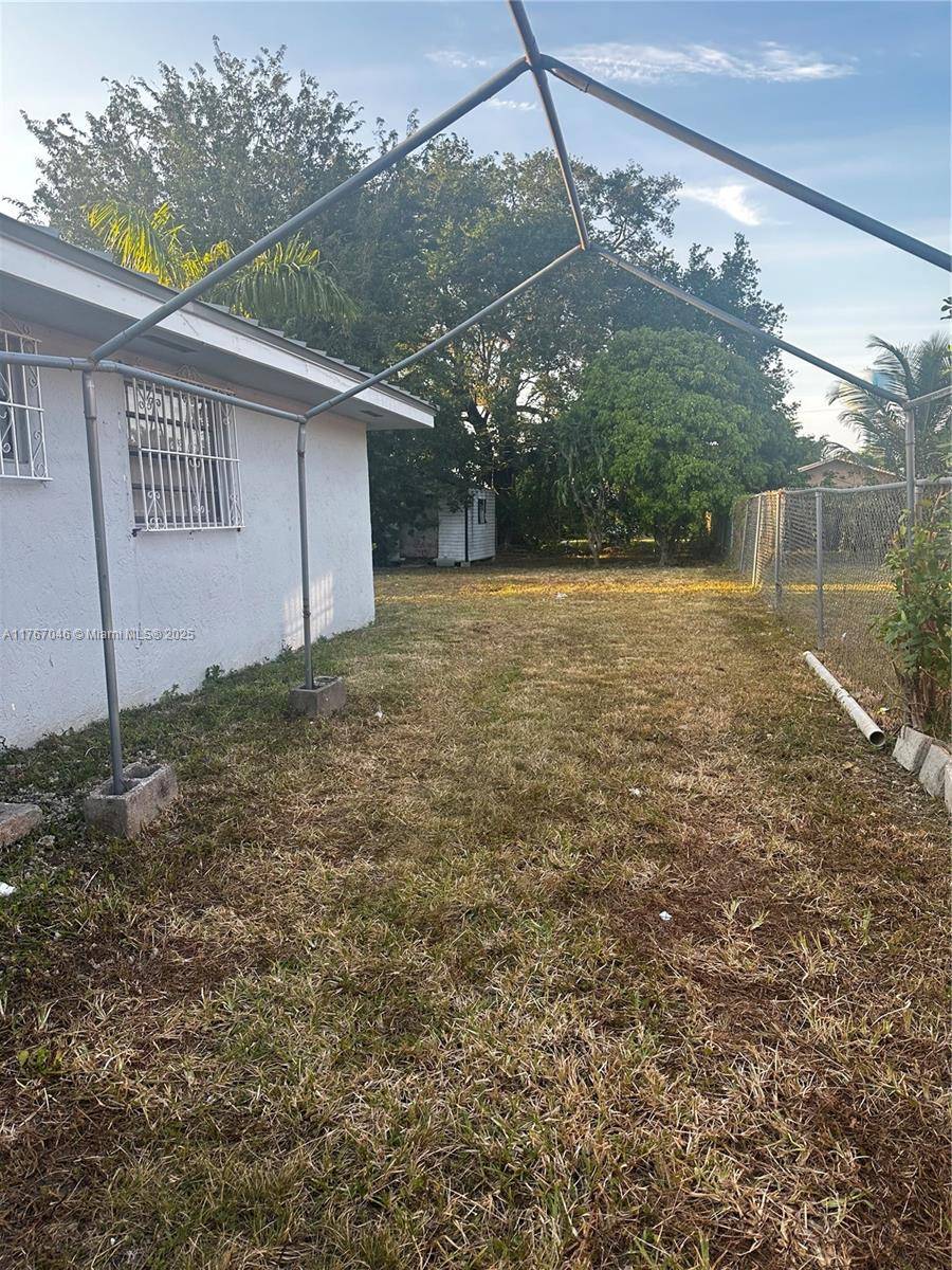Florida City, FL 33034,576 NW 2nd St #1