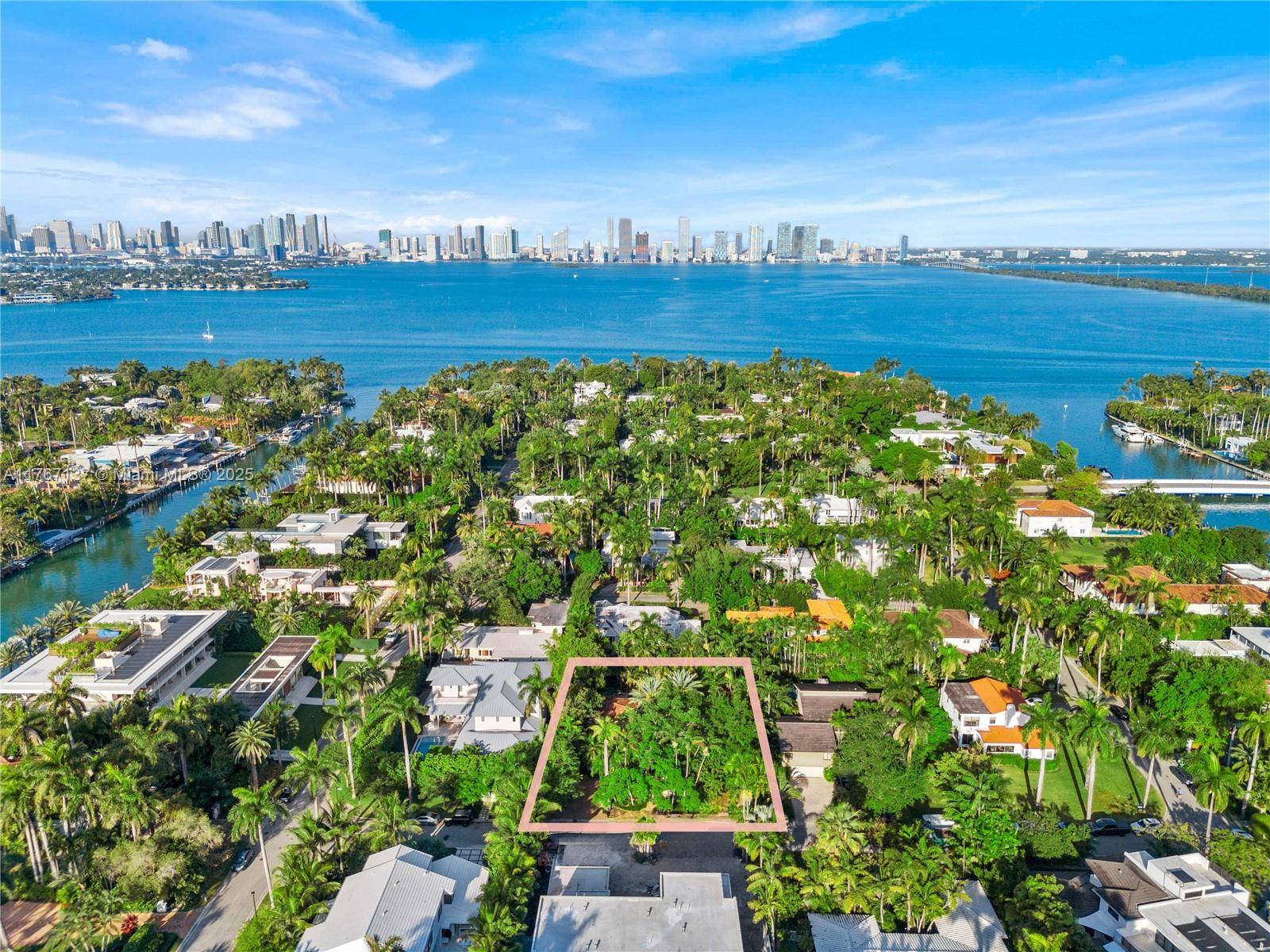 Miami Beach, FL 33140,2524 Regatta Ave
