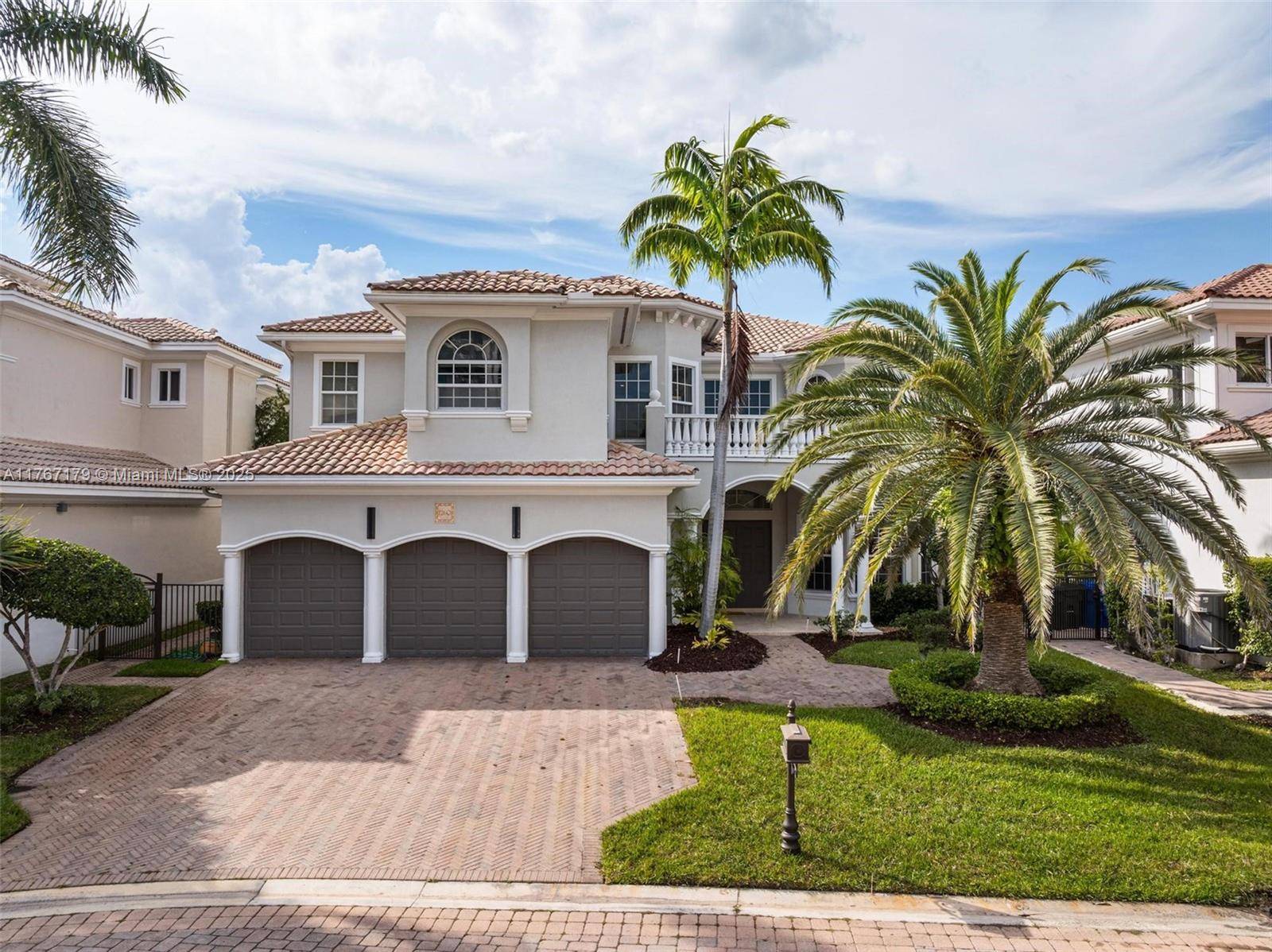 Hollywood, FL 33019,1260 Hatteras Ln