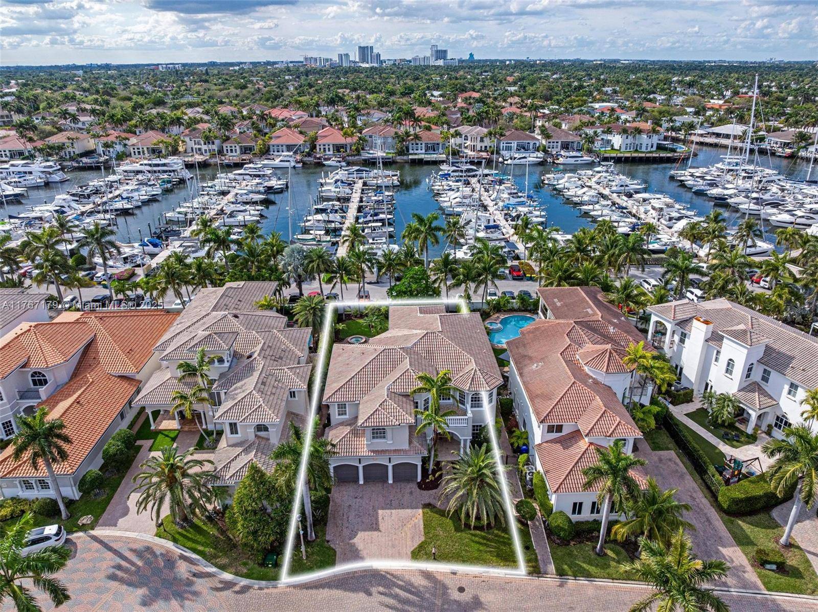 Hollywood, FL 33019,1260 Hatteras Ln