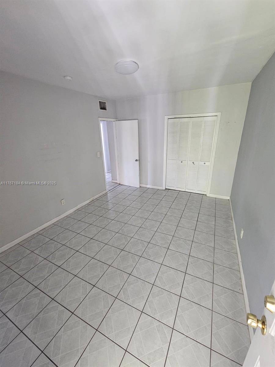 Miami Beach, FL 33141,7610 Dickens Ave #4