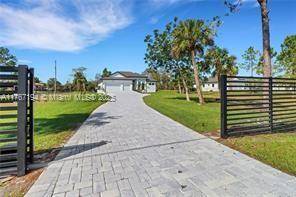 Naples, FL 34117,739 SW 23rd st