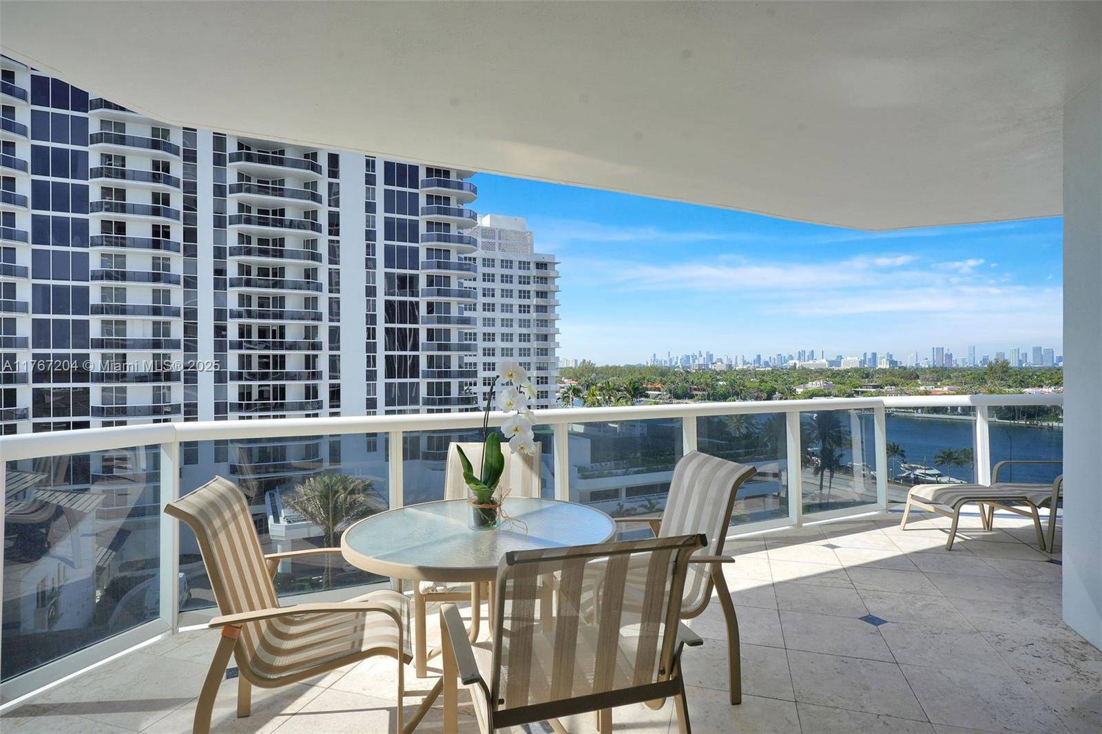 Miami Beach, FL 33140,4779 Collins Ave #804