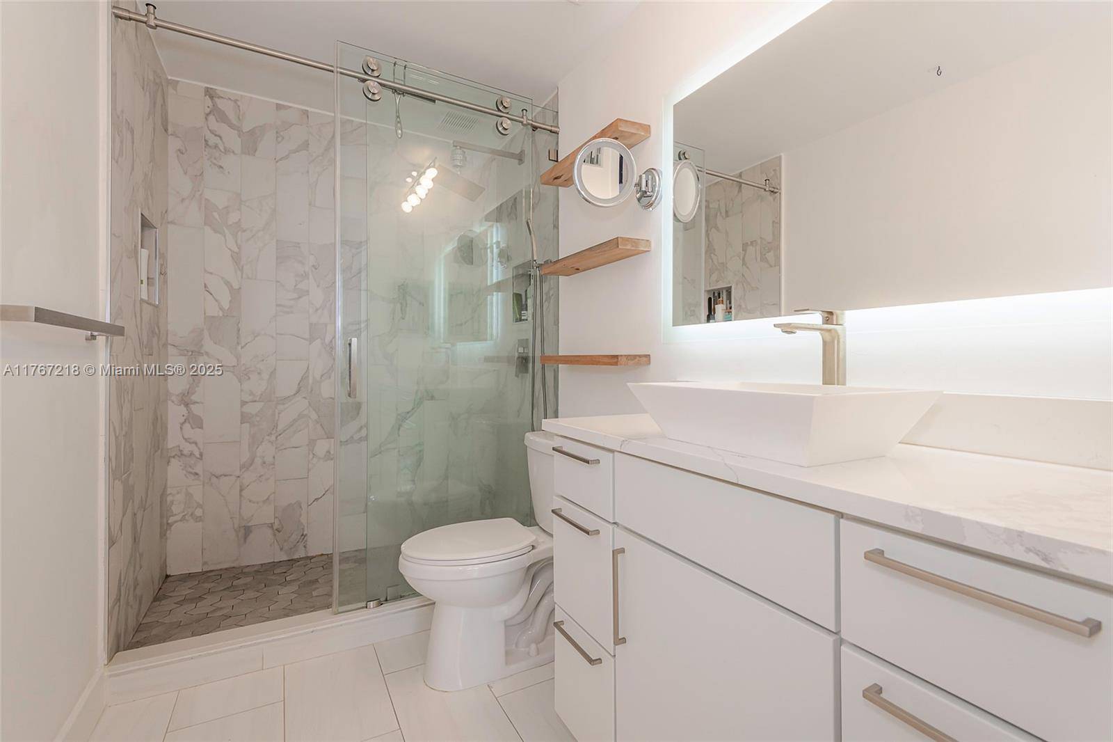 Miami, FL 33131,801 Brickell Key Blvd #908