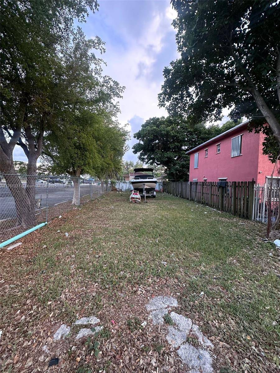 Miami, FL 33142,2754 NW 46th St