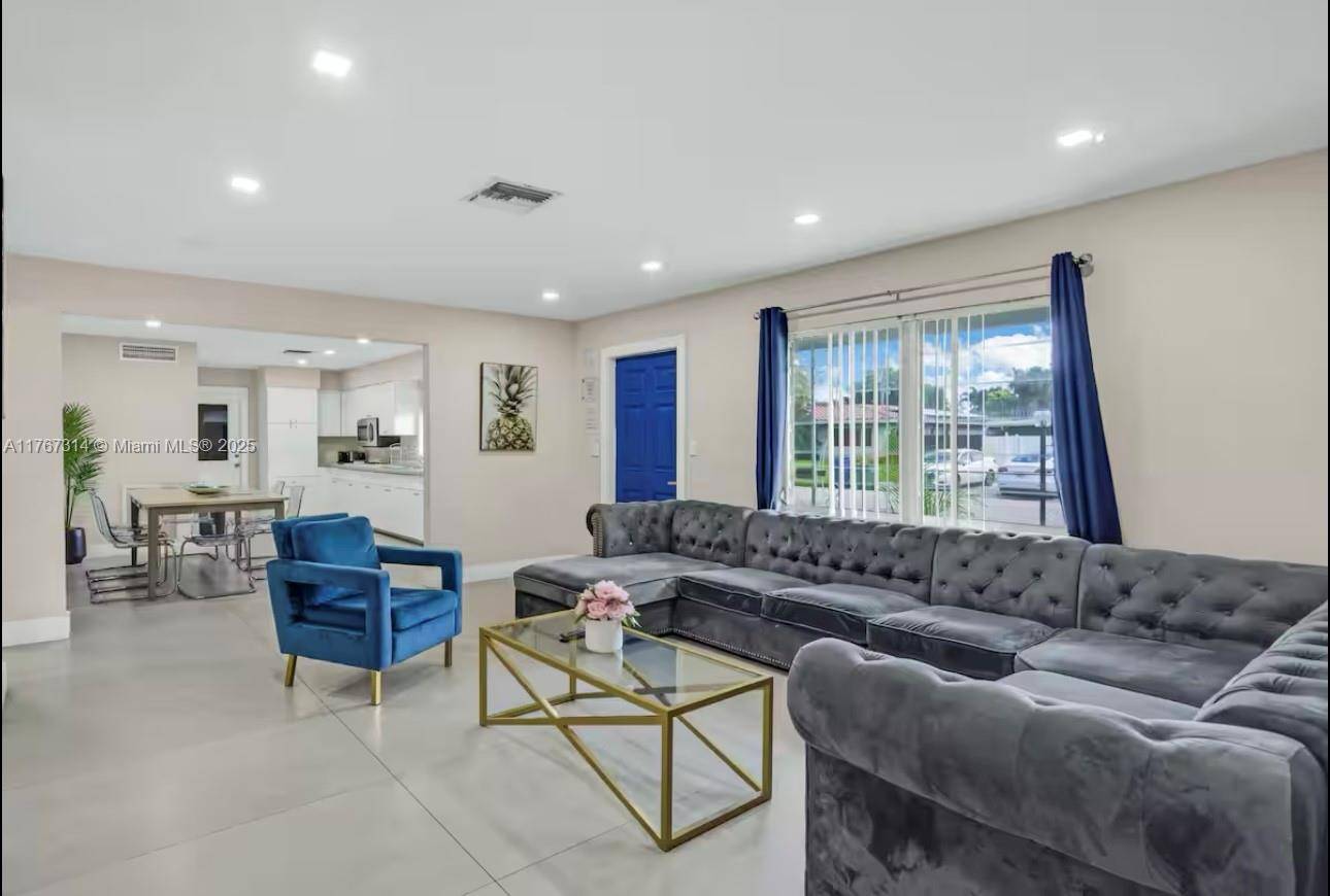 Wilton Manors, FL 33311,2217 NW 4th Ave #2217