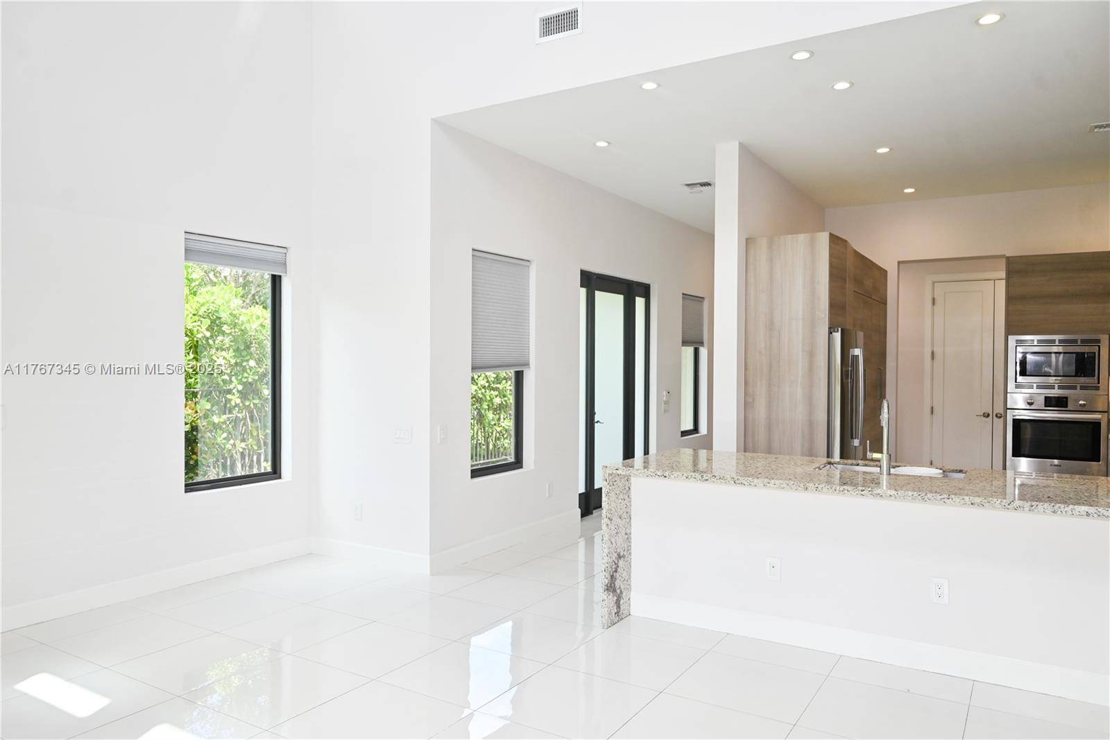 Hollywood, FL 33312,5915 E Brookfield Cir E