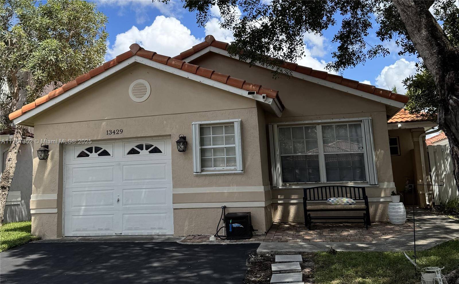 Plantation, FL 33325,Address not disclosed