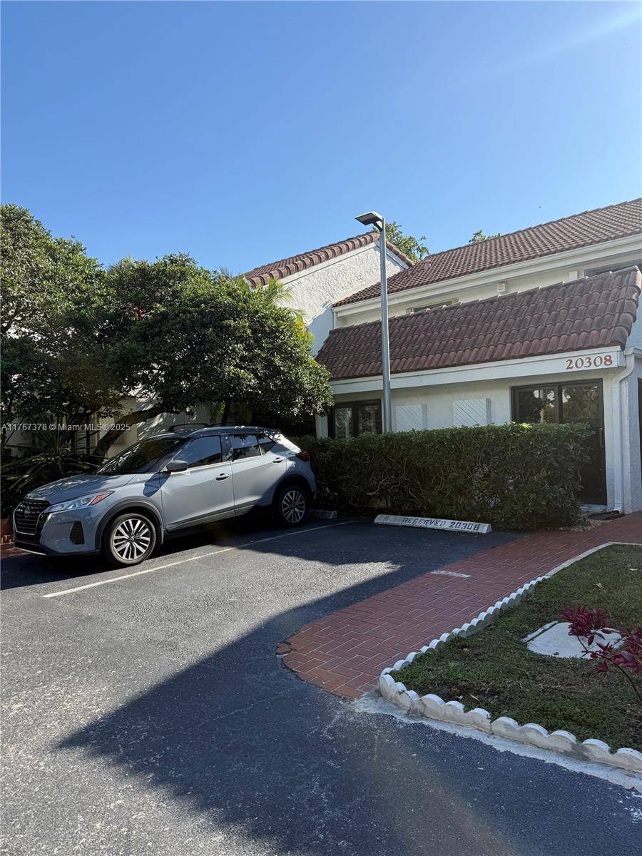 Aventura, FL 33180,20306 NE 34th  Ct #39
