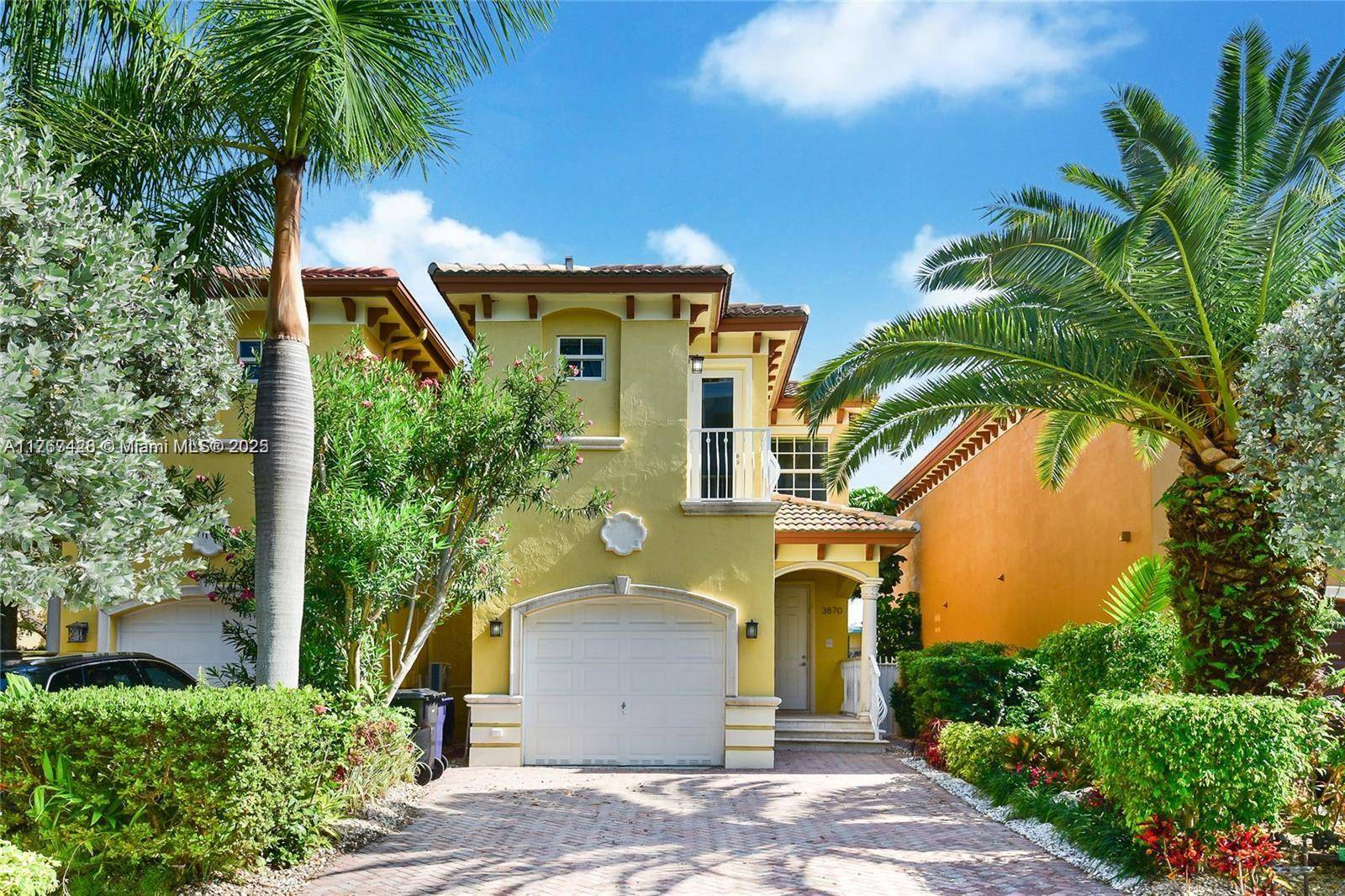 North Miami Beach, FL 33160,3870 NE 168th St #2