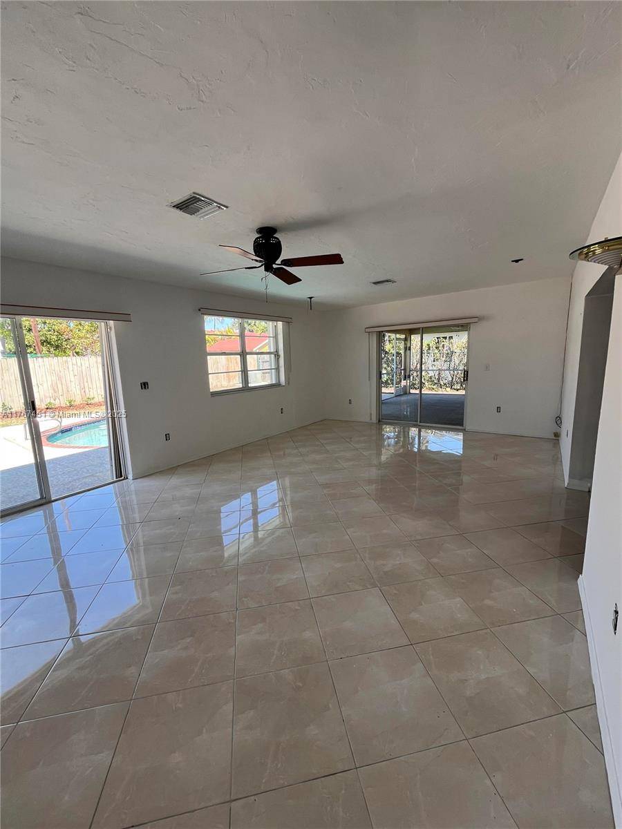 Palmetto Bay, FL 33157,8953 SW 178th Ter