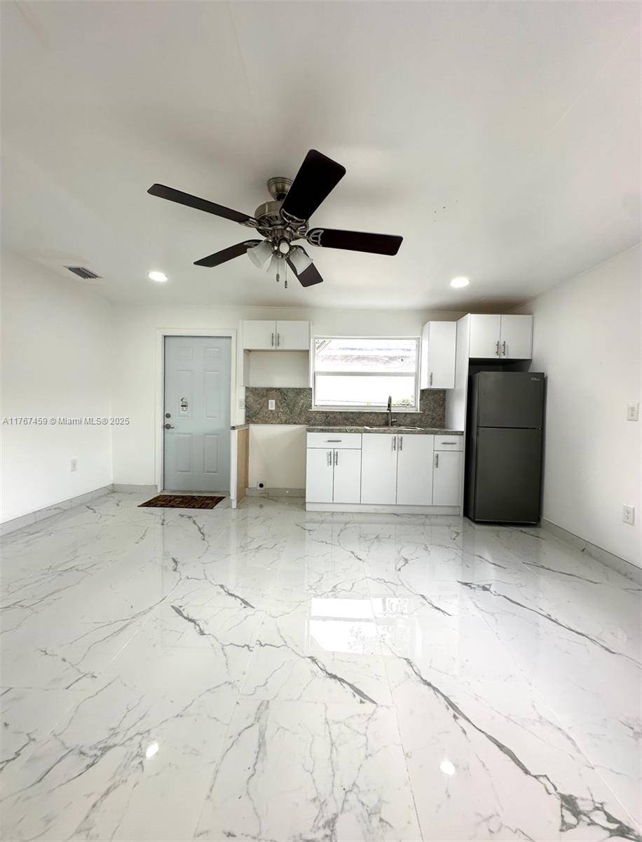 Hollywood, FL 33024,2710 N 72nd Ave #B