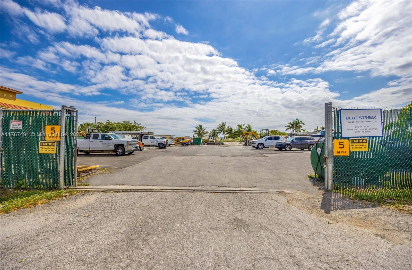 Kendall, FL 33196,15077 sw 137 st
