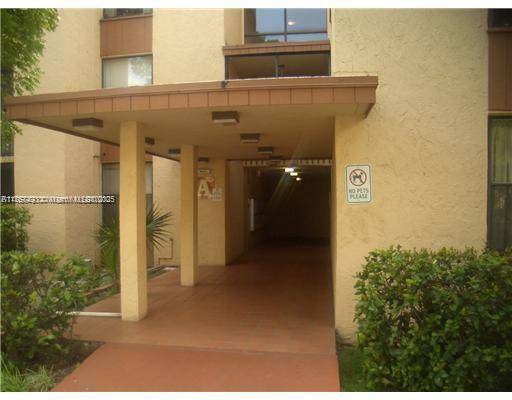Miami, FL 33186,14311 N Kendall Dr #208A