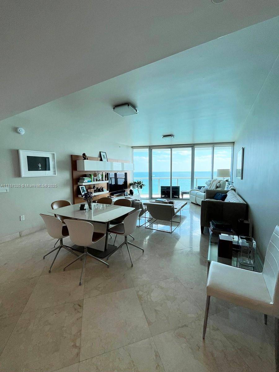 Sunny Isles Beach, FL 33160,17001 E Collins Ave #1404