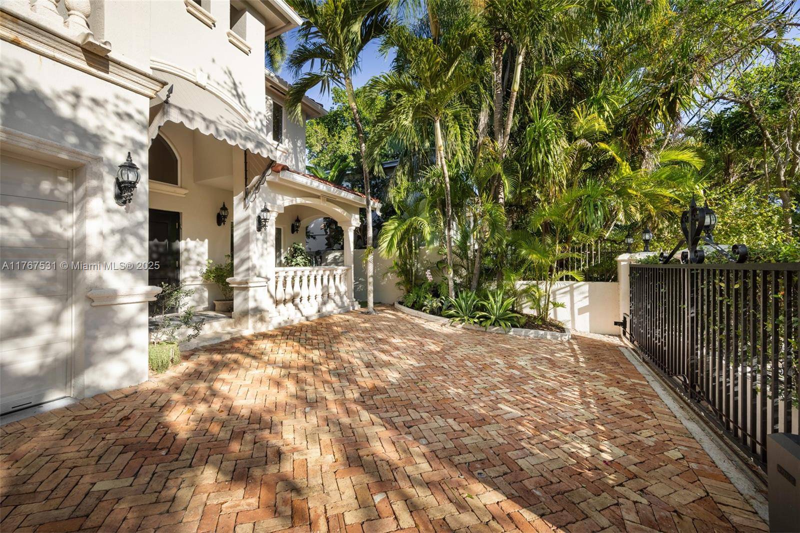 Miami, FL 33133,3120 Virginia St #3120