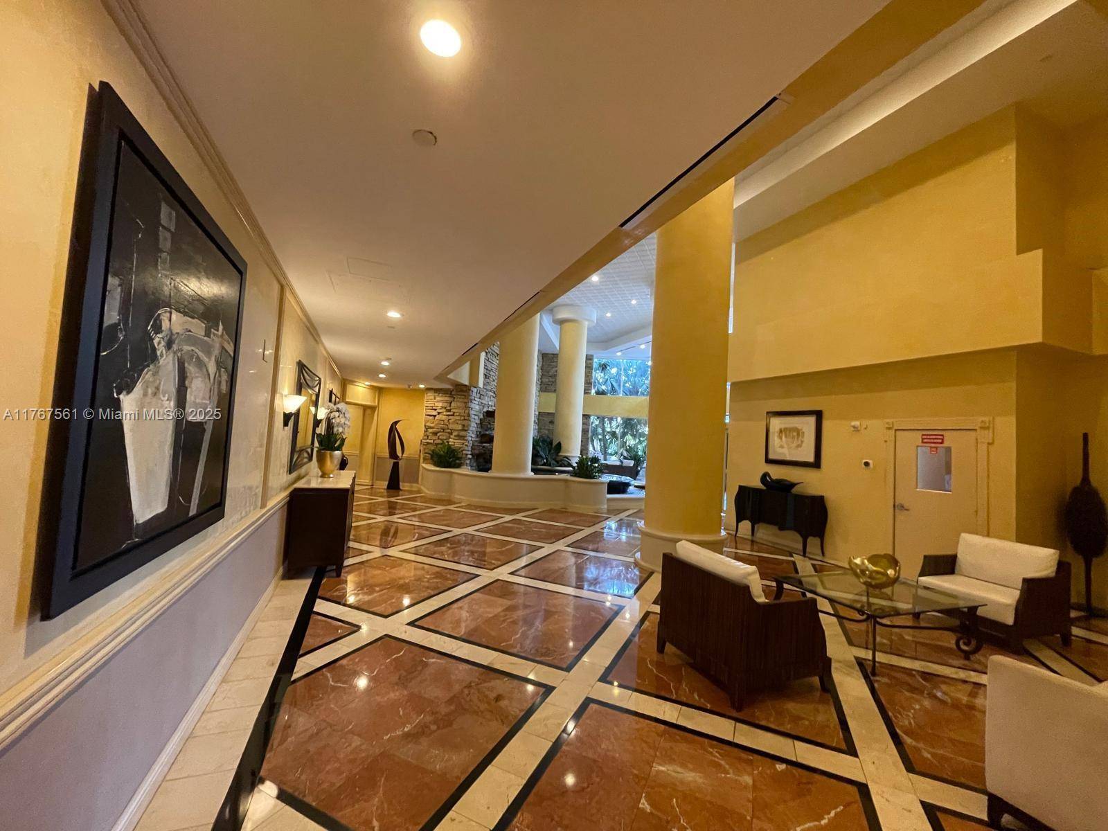 Aventura, FL 33180,20281 E Country Club Dr #810