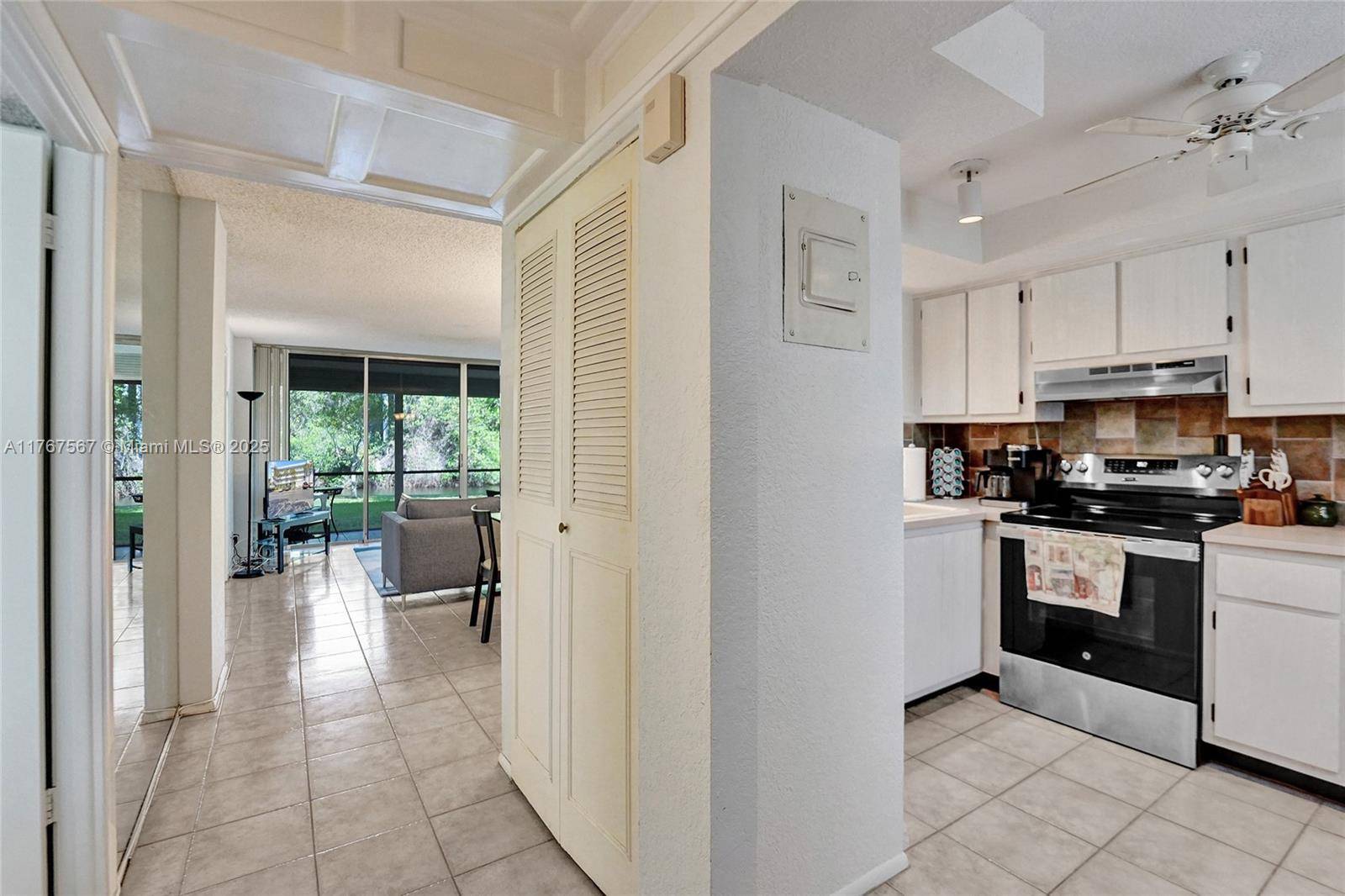 Oakland Park, FL 33309,101 Royal Park Dr #1A