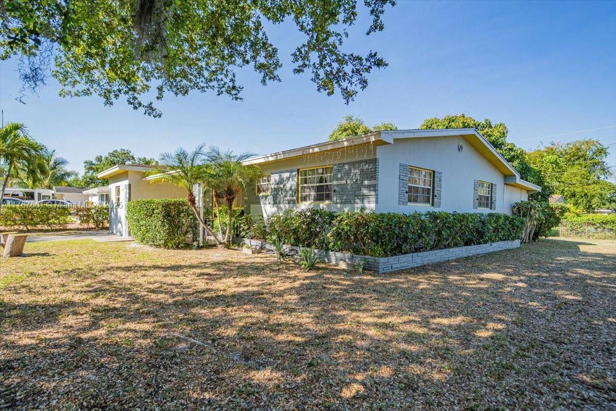 Pembroke Pines, FL 33023,1300 SW 67th Way