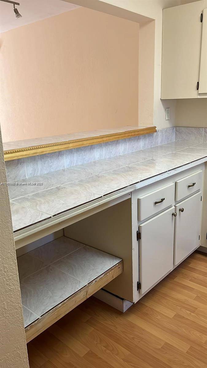 Tamarac, FL 33321,8060 Fairview Dr #208