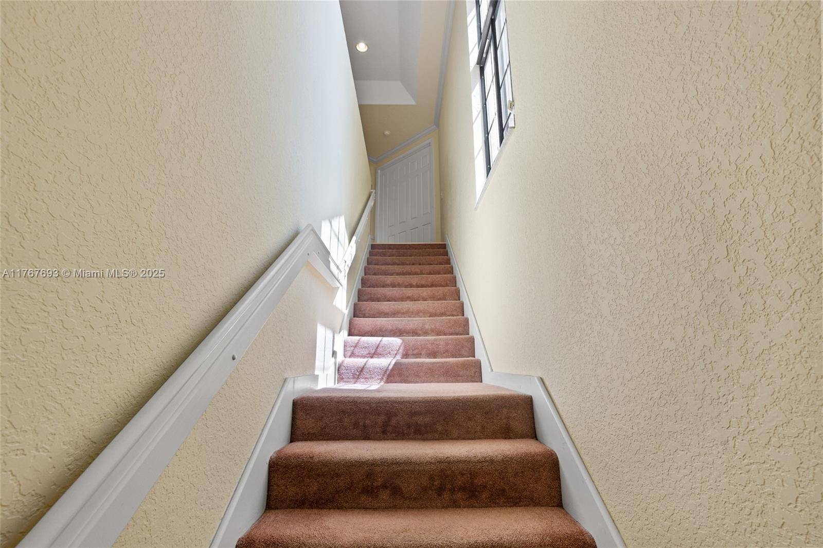 Weston, FL 33332,2790 center court dr #2-31