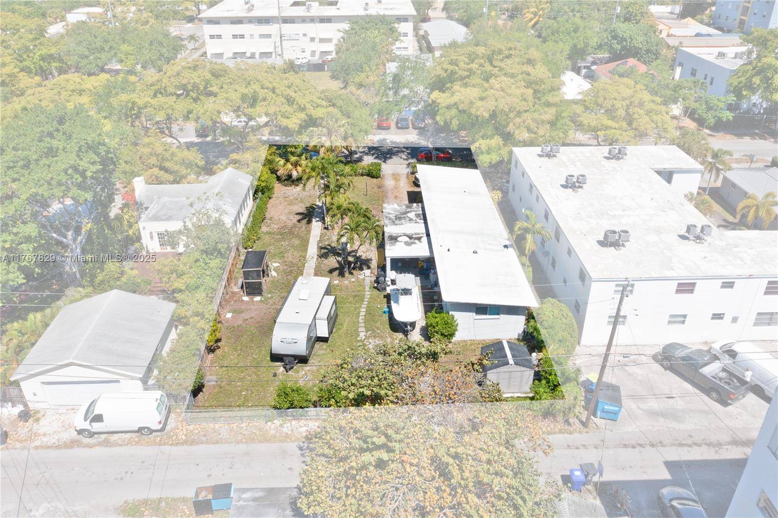 Hollywood, FL 33020,1946 Madison St