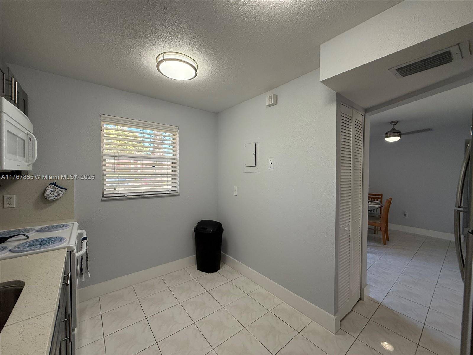 Miramar, FL 33025,3253 Foxcroft Rd #G110