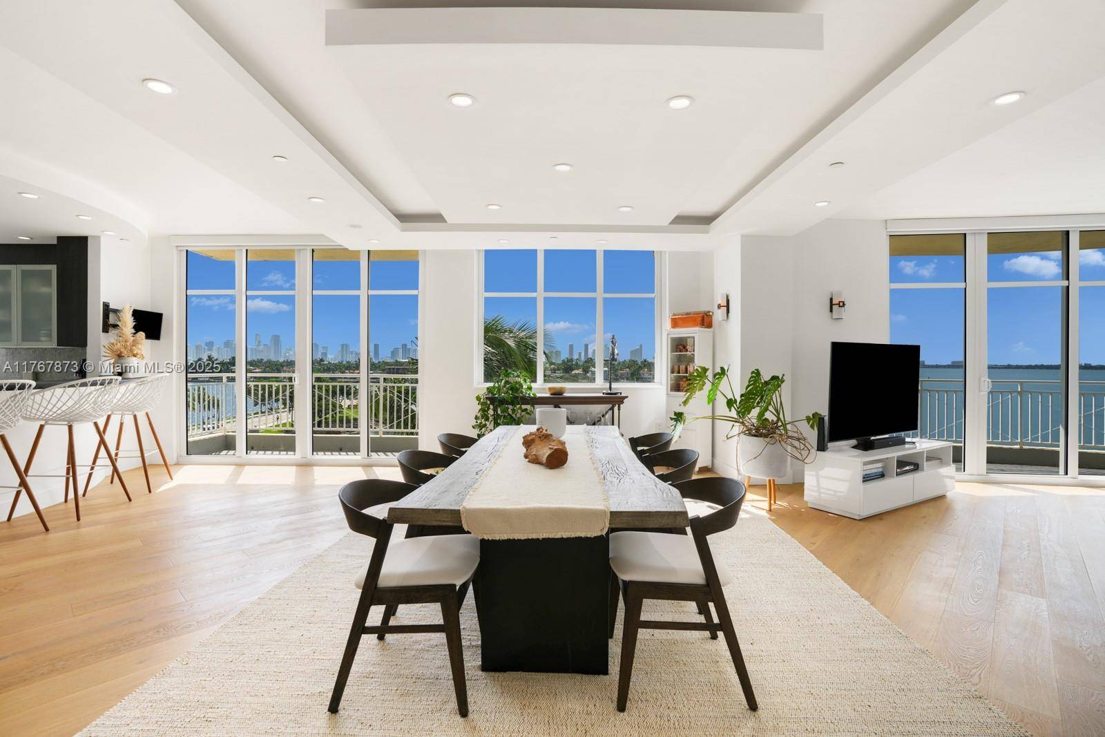 Miami Beach, FL 33139,1 Century Ln #508