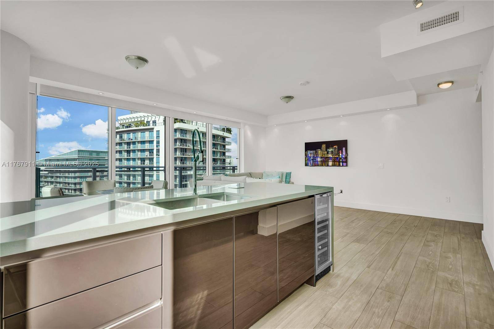 Miami, FL 33131,1080 Brickell Ave #3801