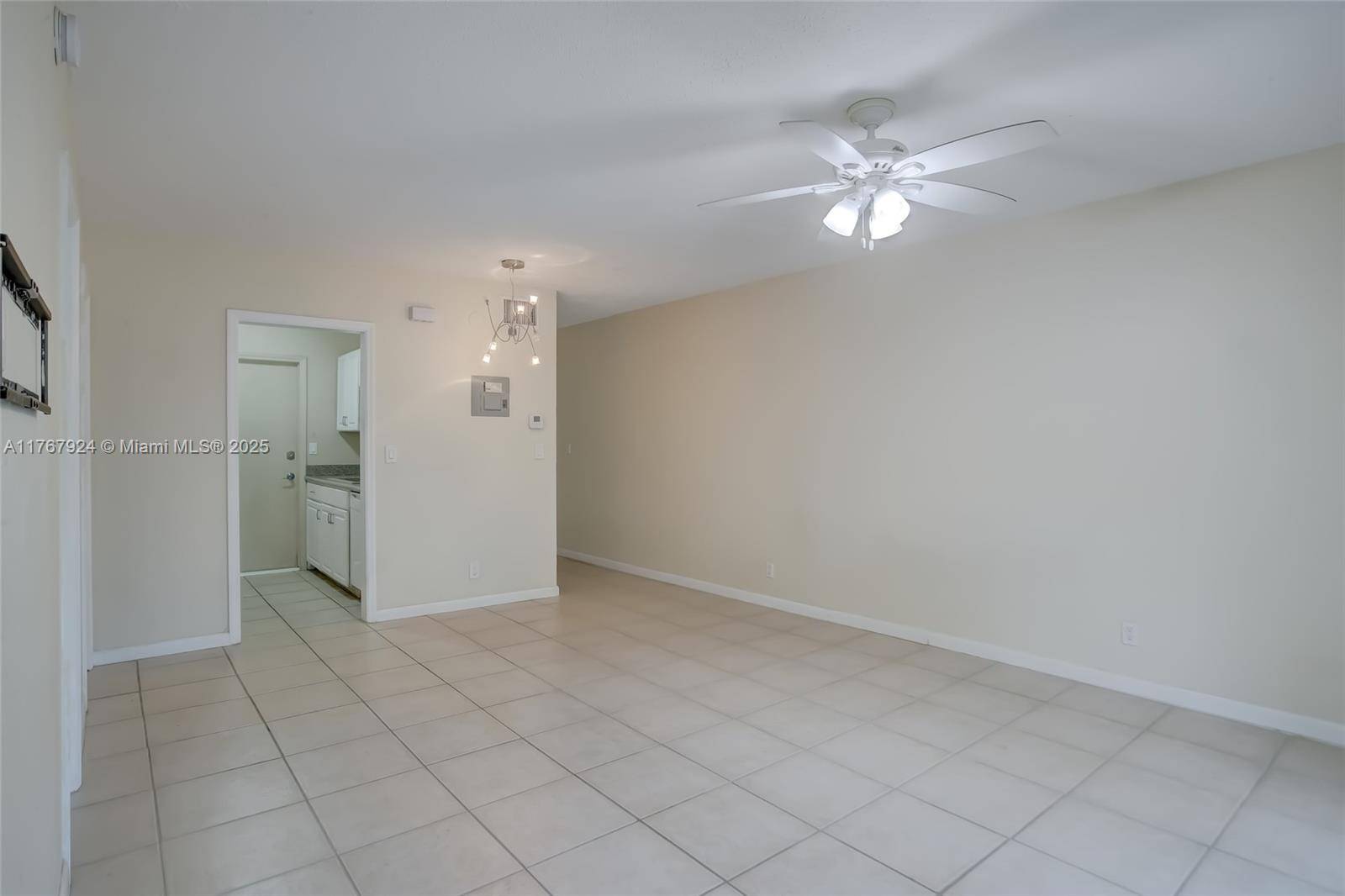 Fort Lauderdale, FL 33316,2424 SE 17th St #B215