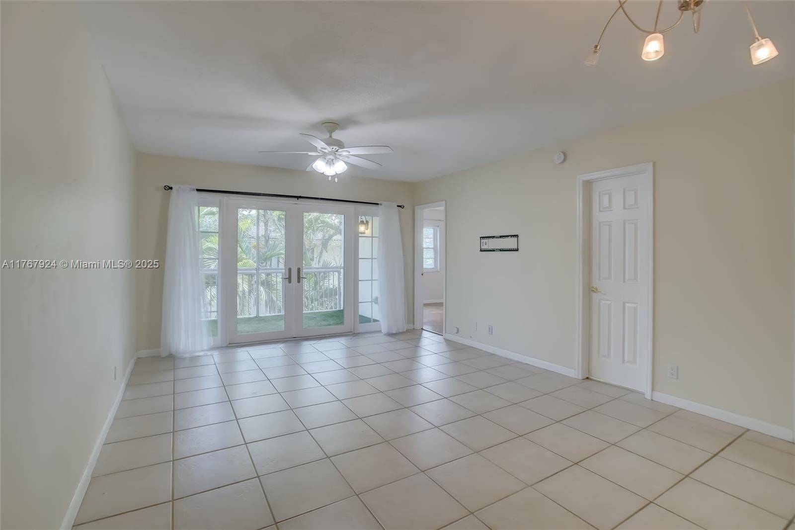 Fort Lauderdale, FL 33316,2424 SE 17th St #B215
