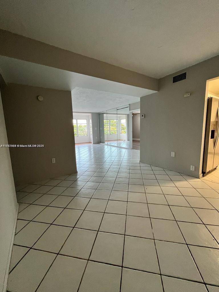Plantation, FL 33313,7300 NW 17th St #301