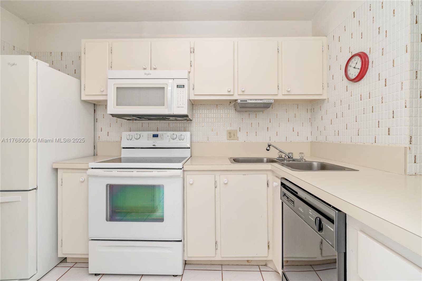 Hallandale Beach, FL 33009,465 Paradise Isle Blvd #308