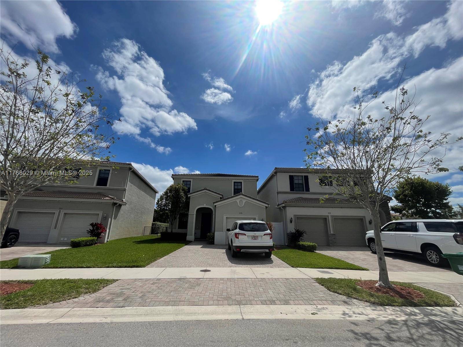 Miami, FL 33179,838 NE 191st St