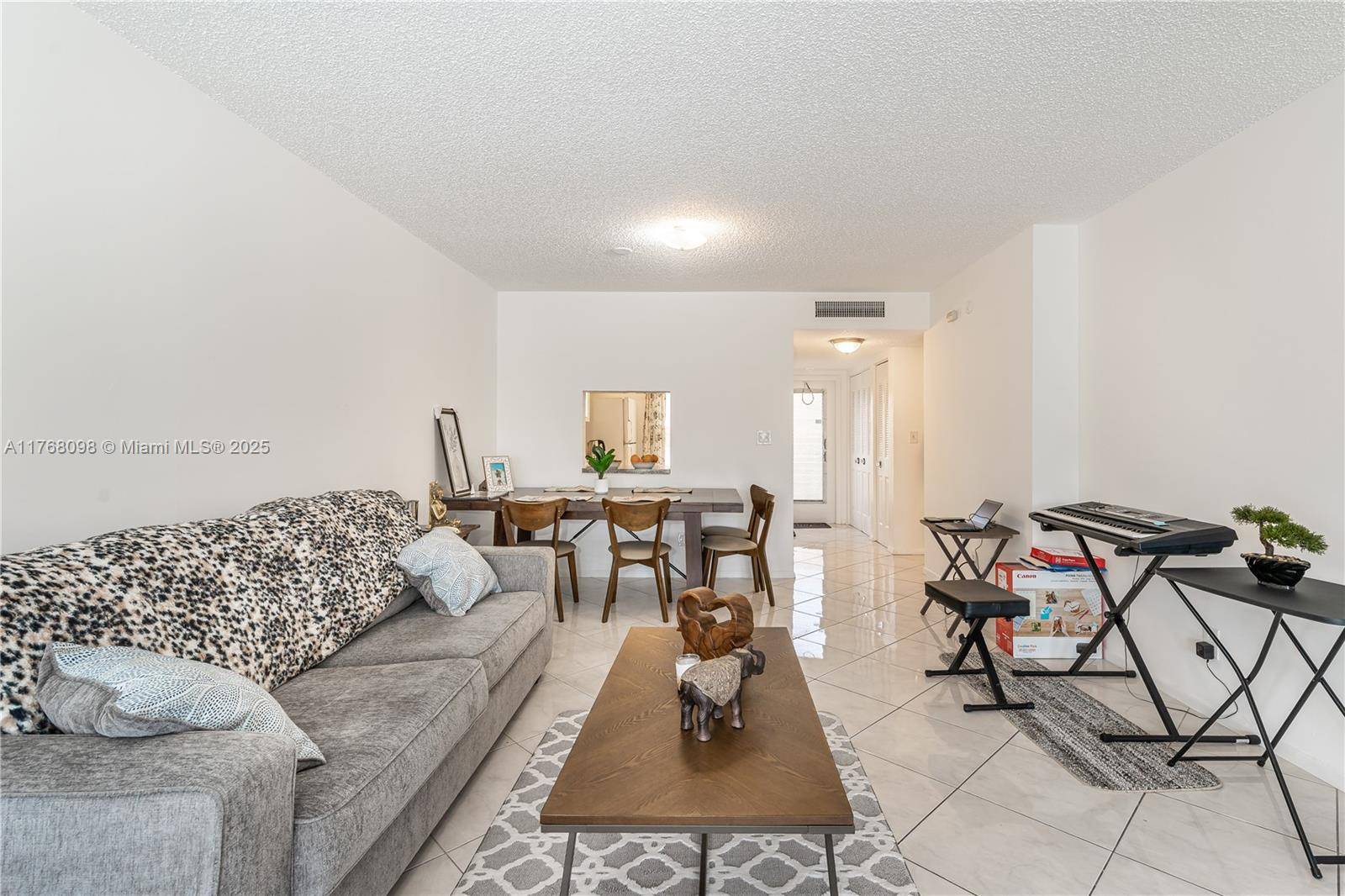 Tamarac, FL 33319,5860 NW 64th Ave #302