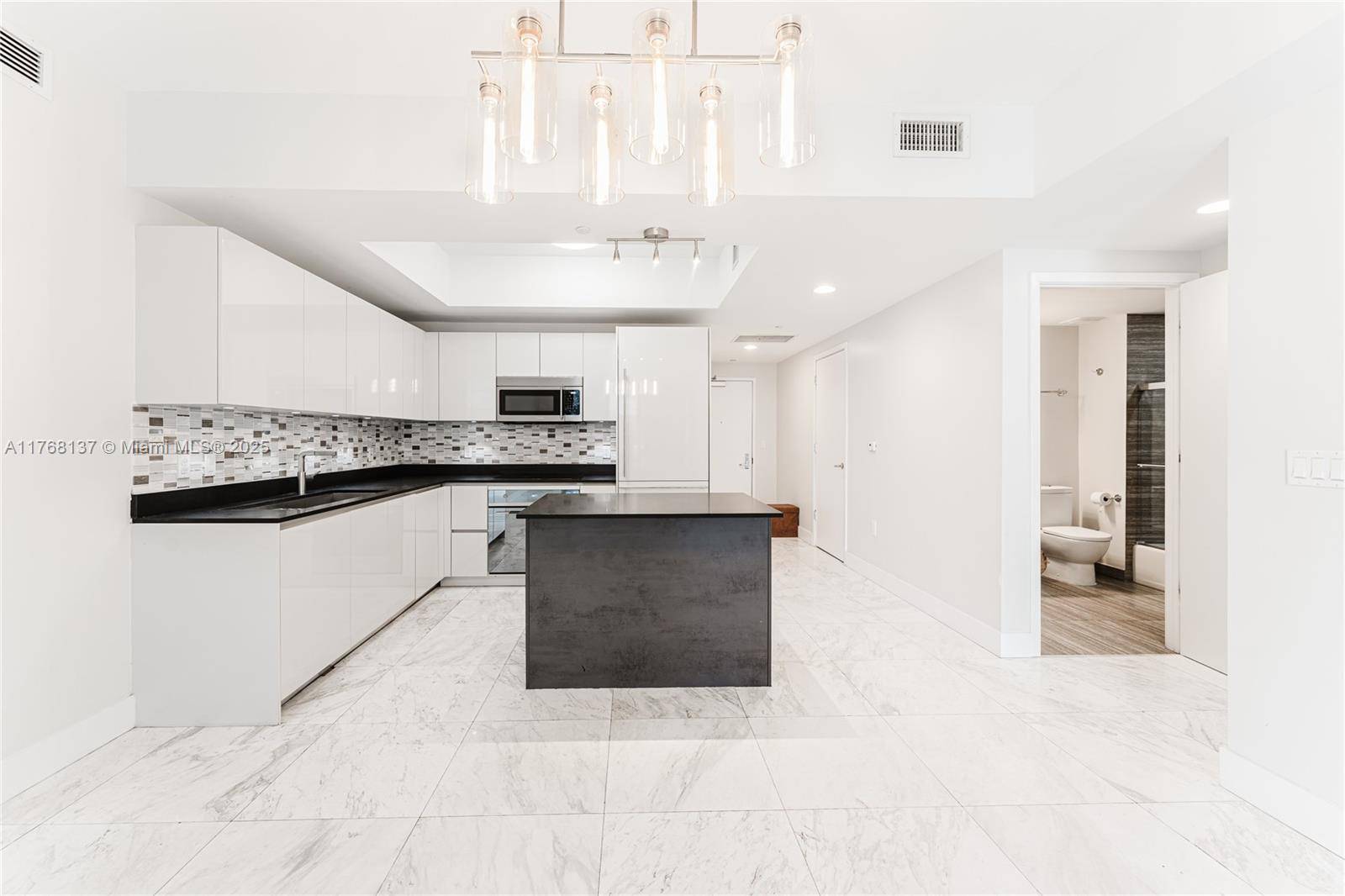 Miami, FL 33131,1010 Brickell Ave #1409